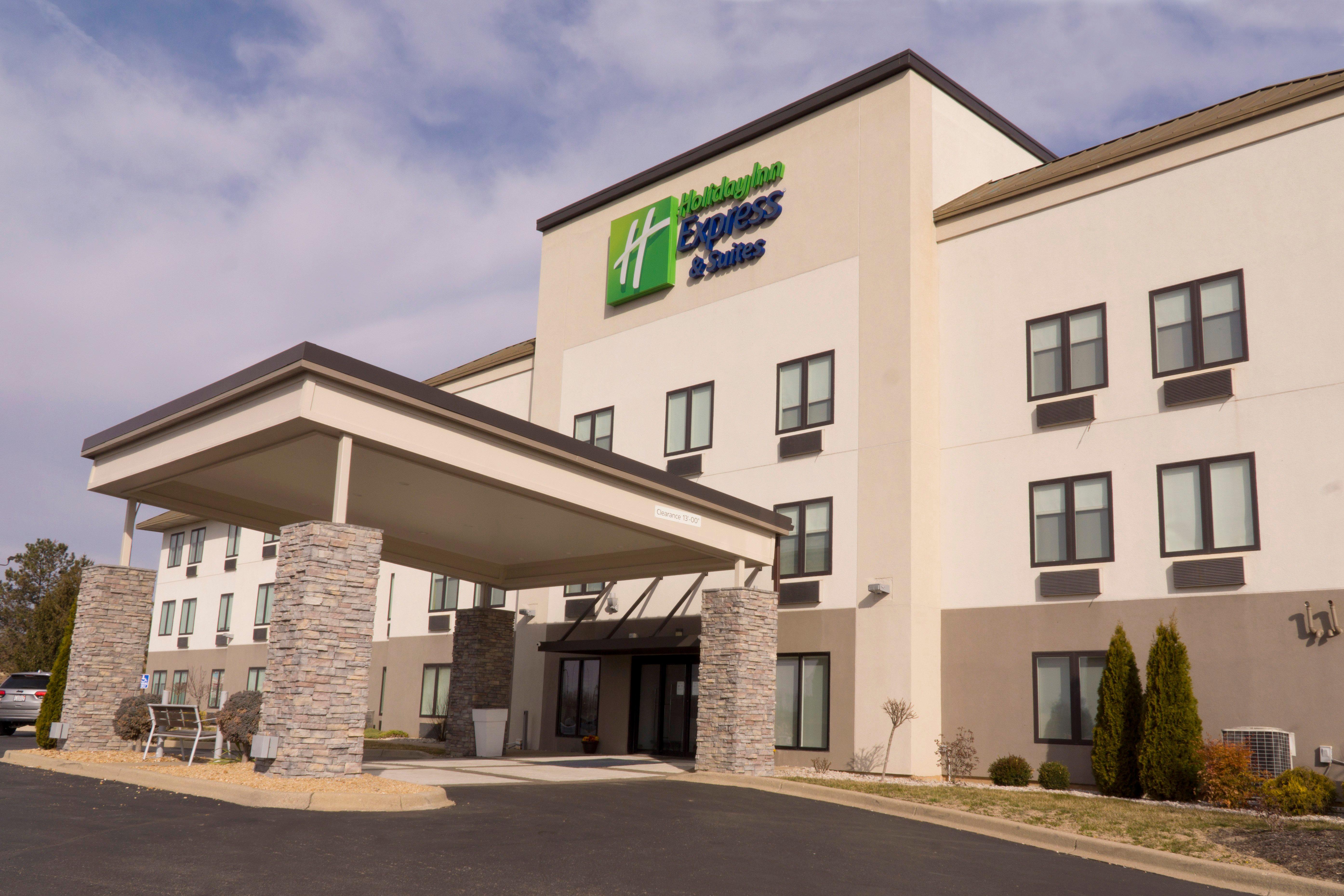 Holiday Inn Express Hotel & Suites Madison By Ihg Exterior photo
